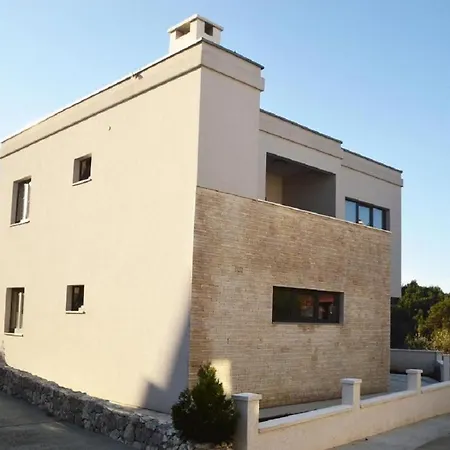 Island Apartman *